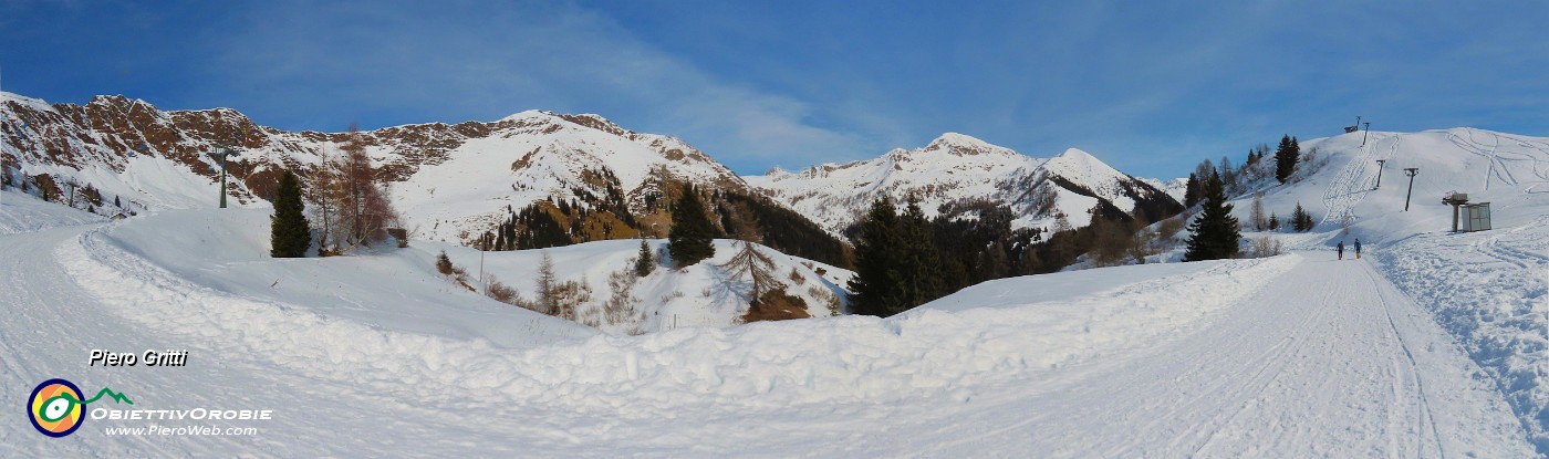 61 Ed ora dai che saliamo su quel dosso.jpg